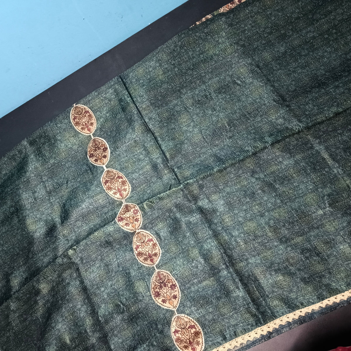 Green Semi Raw silk side panel applique work with Digital print lace dupatta PA25016