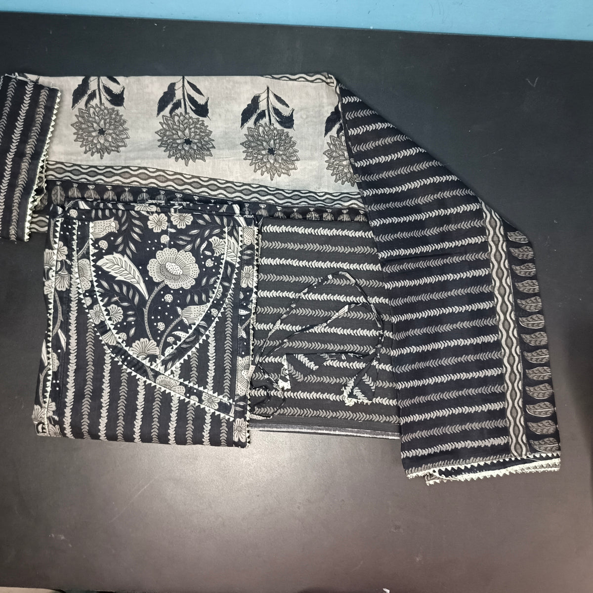 black Cotton print kediya neck cotton Unstitched suits PA25051