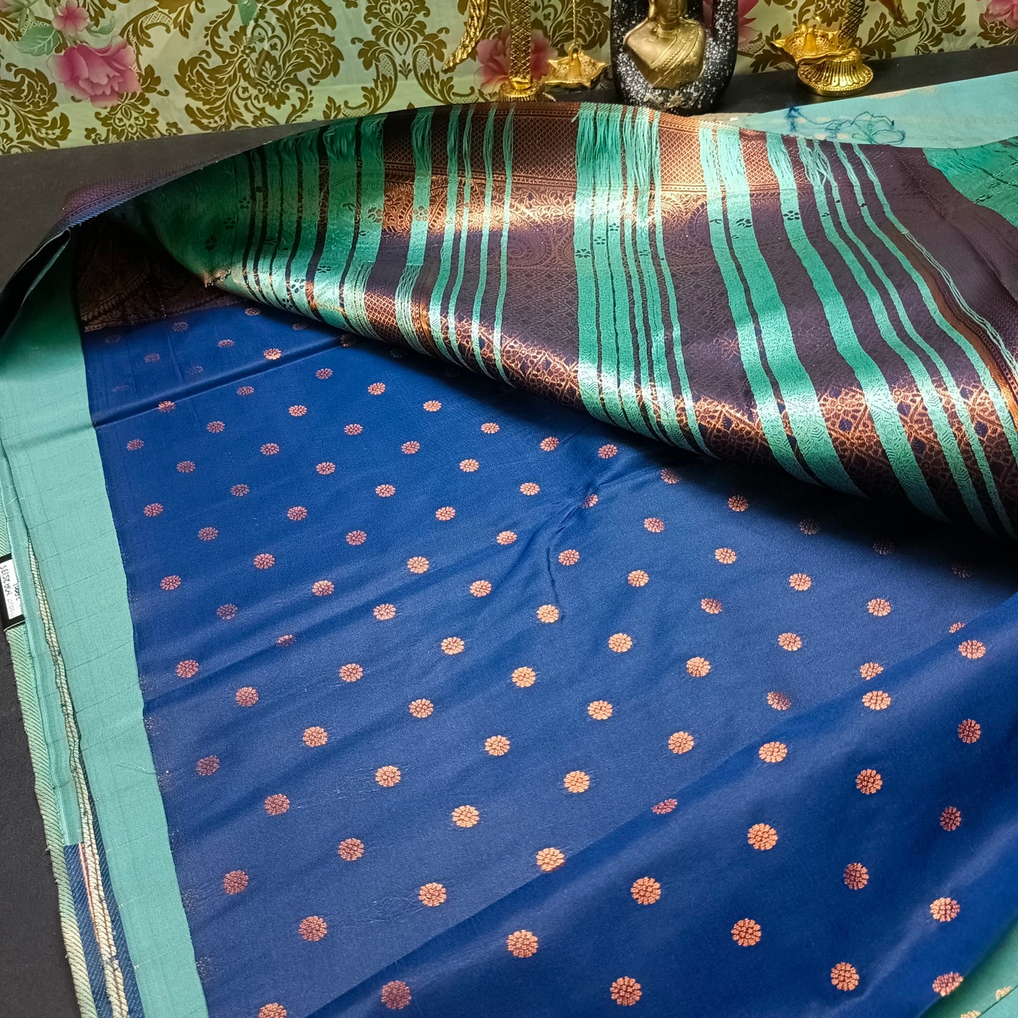Light grey Blue Pavazha Pattu vegan Kanchi silk saree MA25129