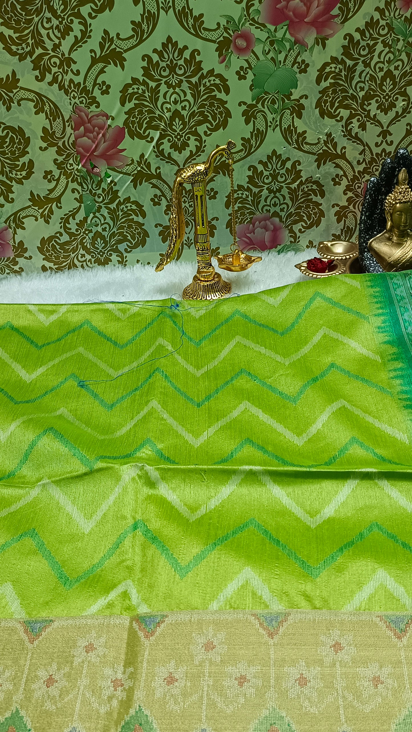 Green Zigzag Handweave Ikkat Vegan Silk cotton saree HA25429