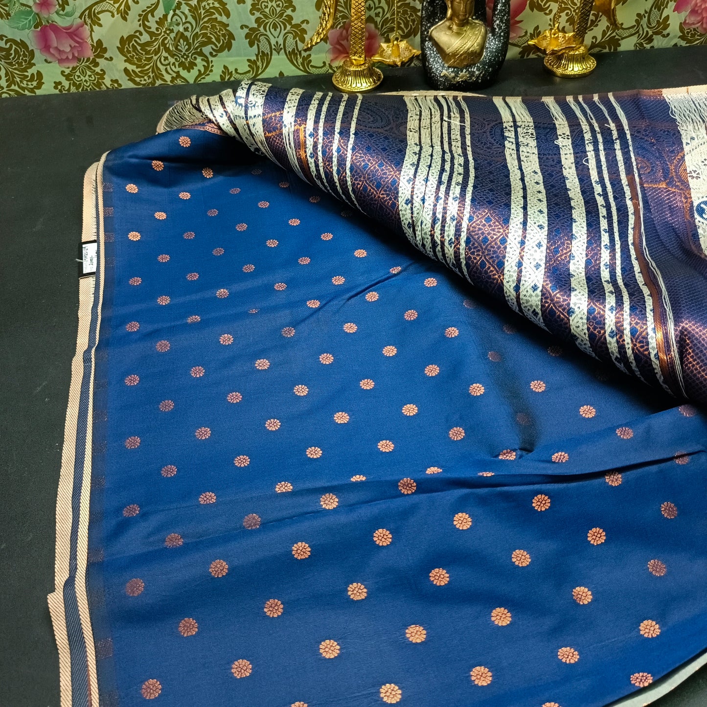 Iceblue Navy blue Pavazha Pattu vegan Kanchi silk saree MA25135
