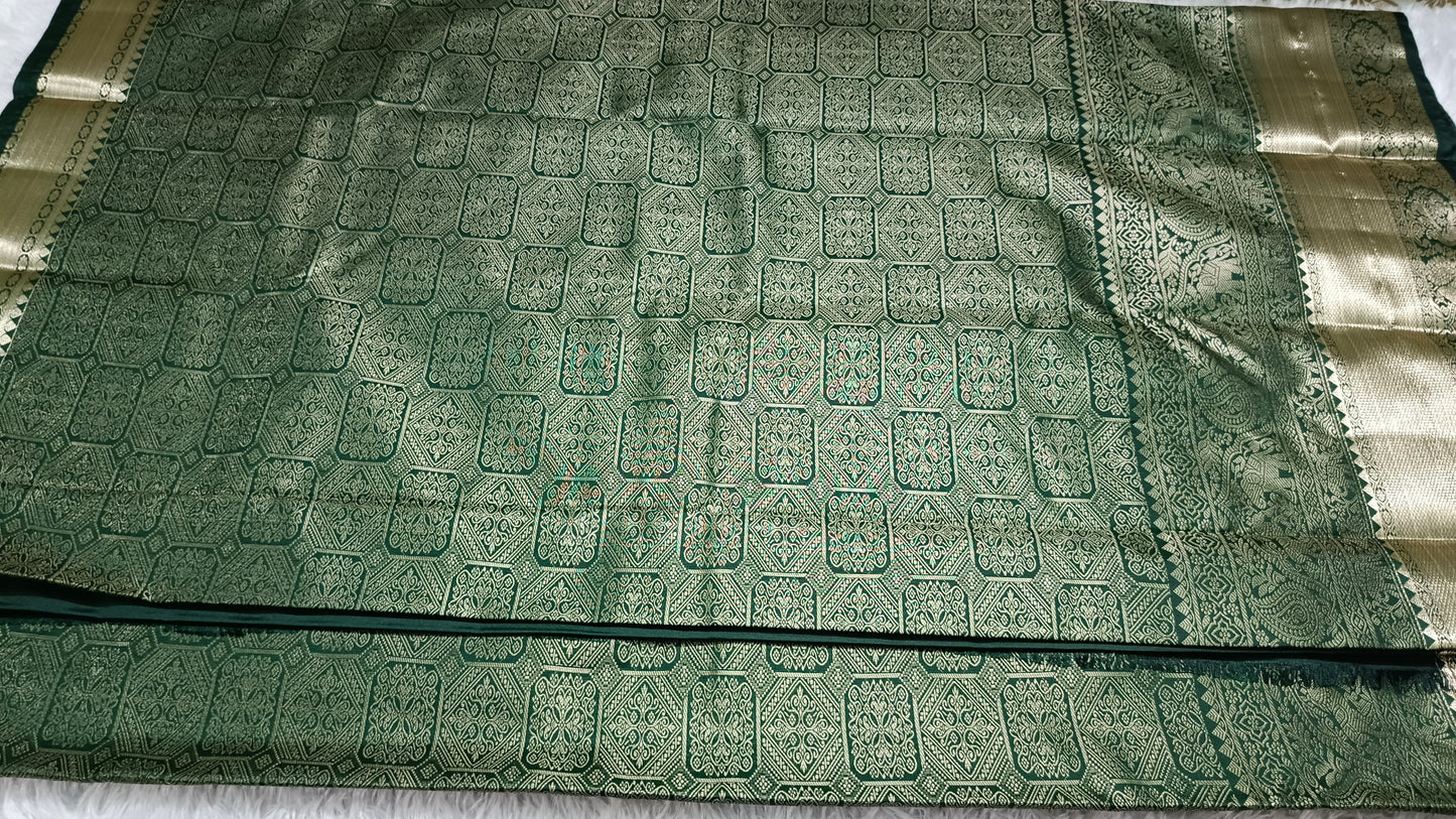 Bottle green Ashwa Gaja vegan bridal kanchi silk saree LA25953