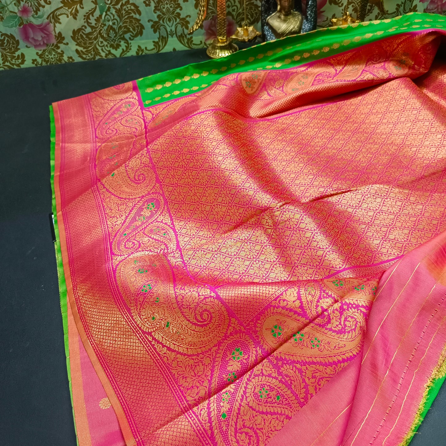 Parrot Green Pink Pavazha Pattu vegan Kanchi silk saree MA25132