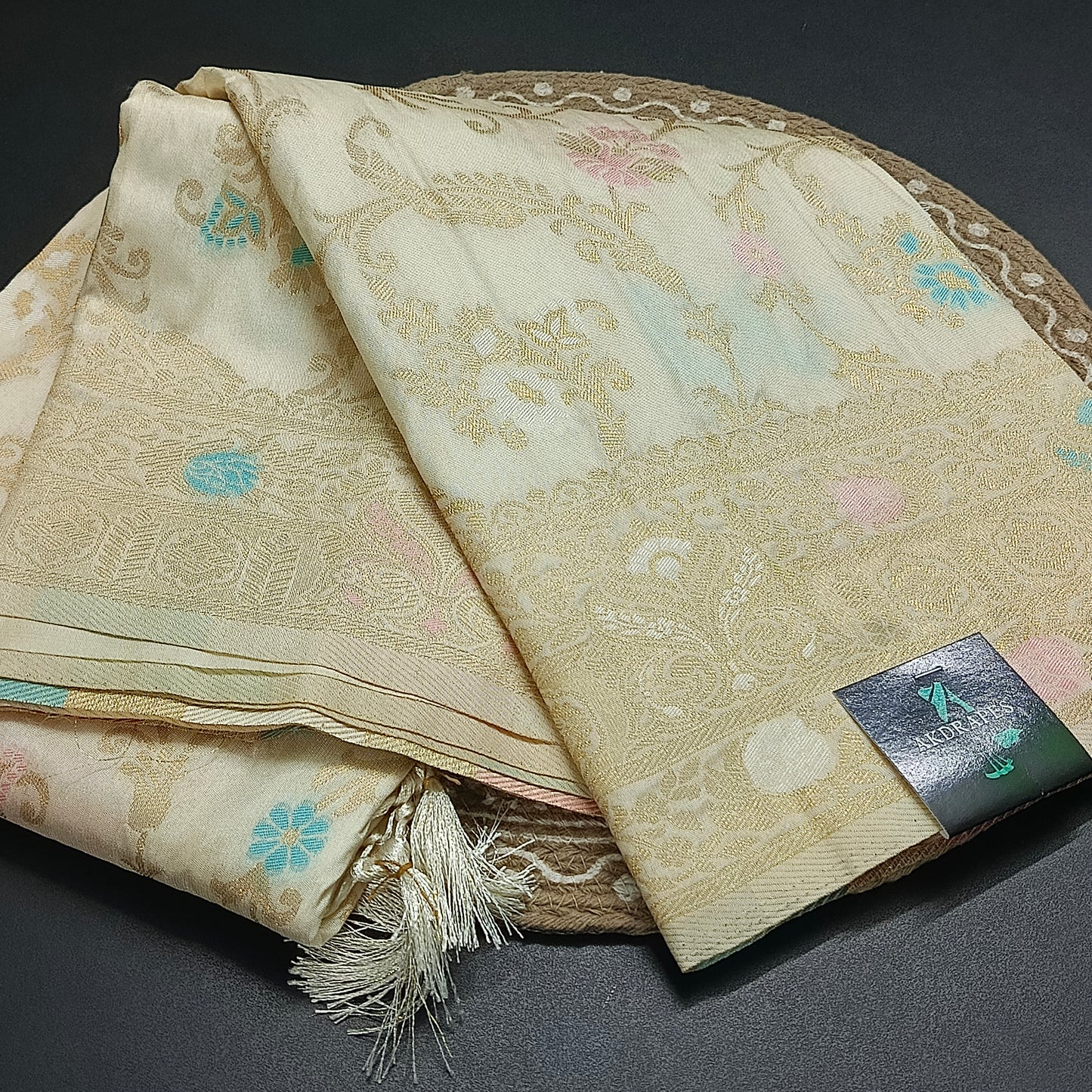 Off white  Anaamika vegan kaddi georgette saree MA25267