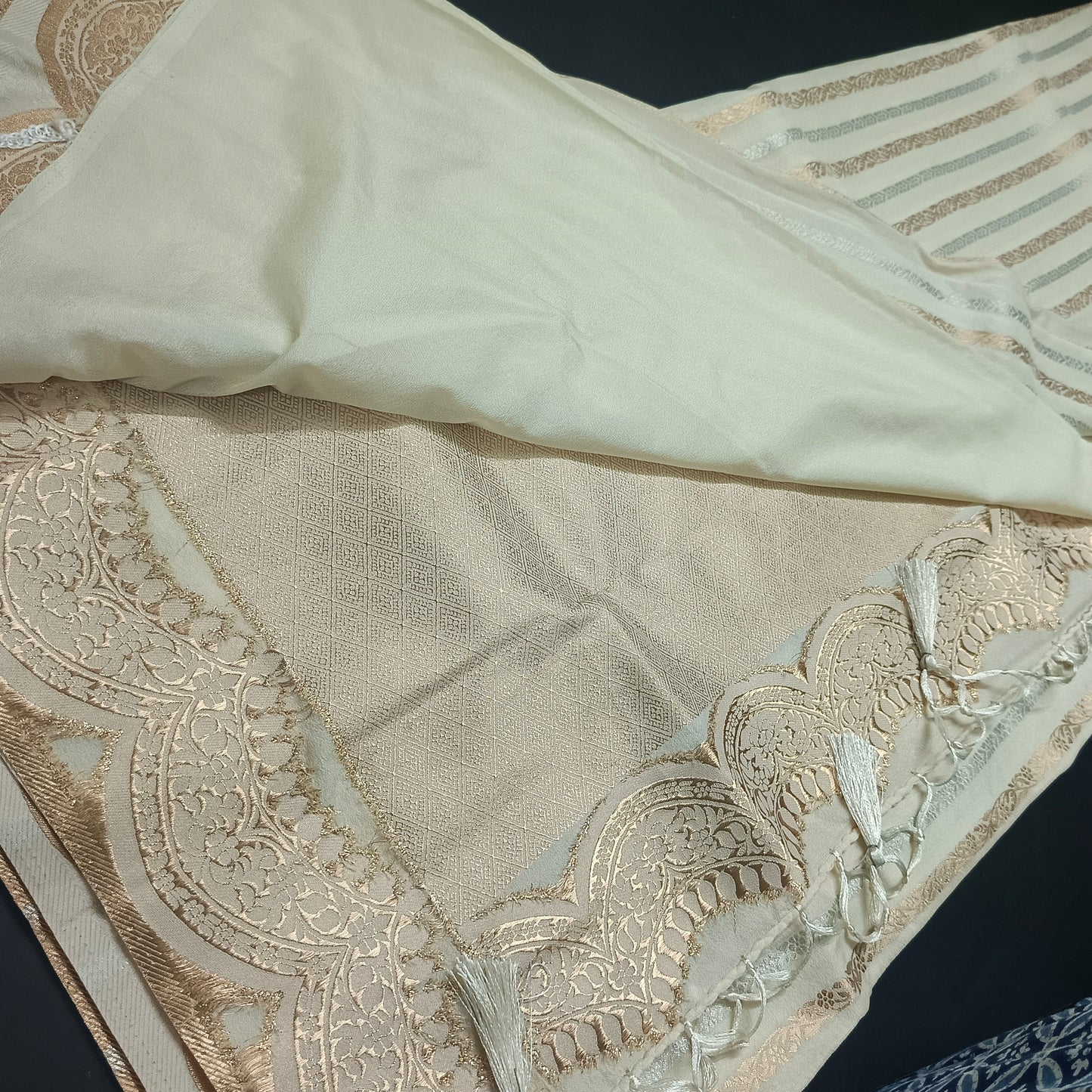 Off white Kanakavalli Premium vegan kaddi georgette saree MA25234