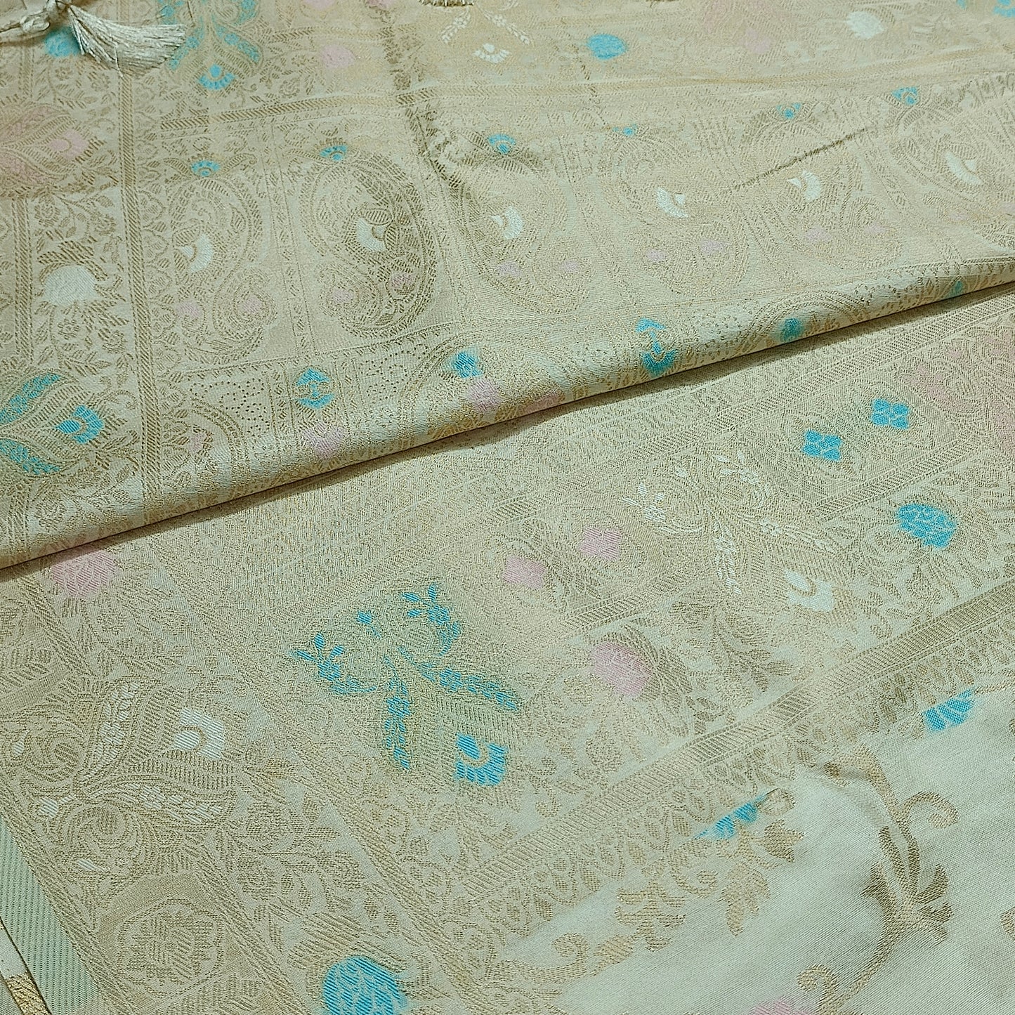 Off white  Anaamika vegan kaddi georgette saree MA25267