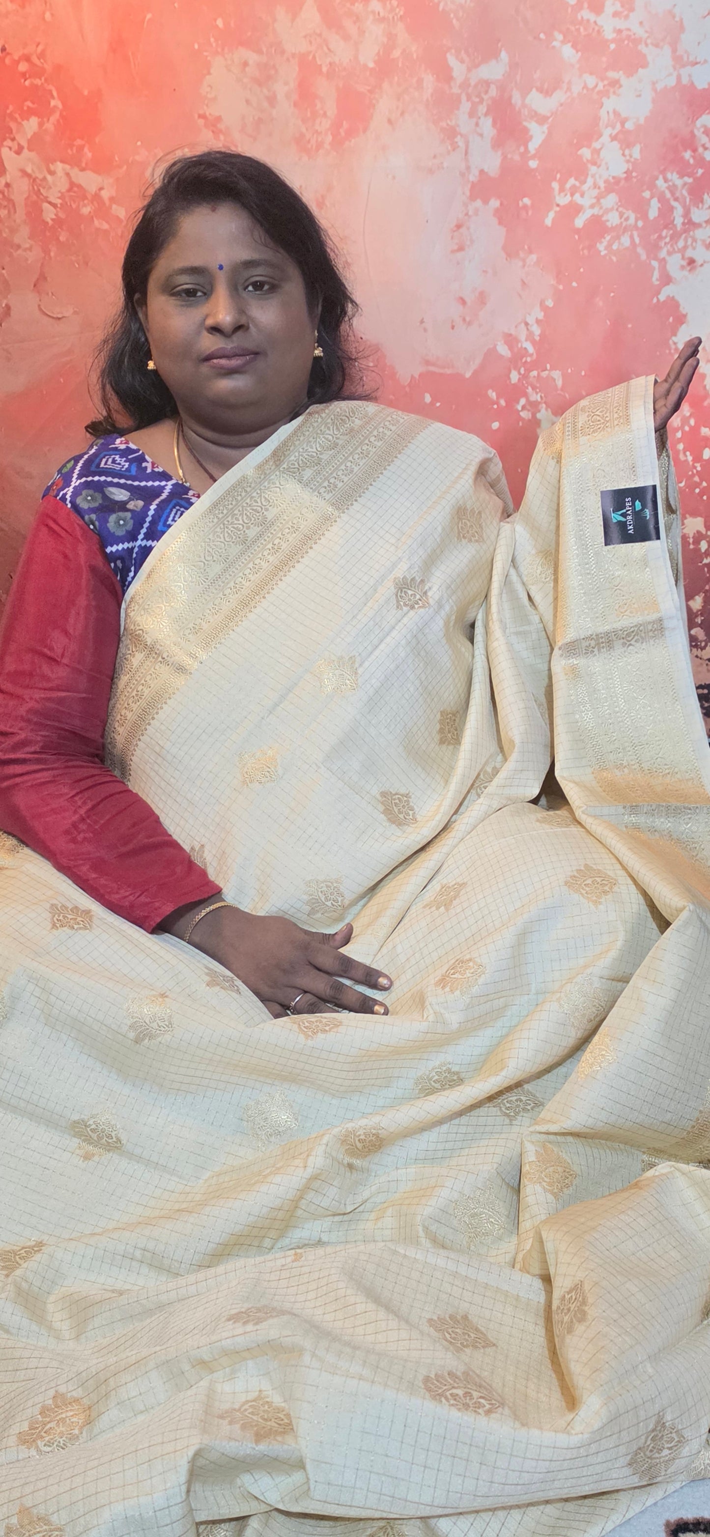 Off white Jaalika Vegan Viscose Georgette Saree MA25230