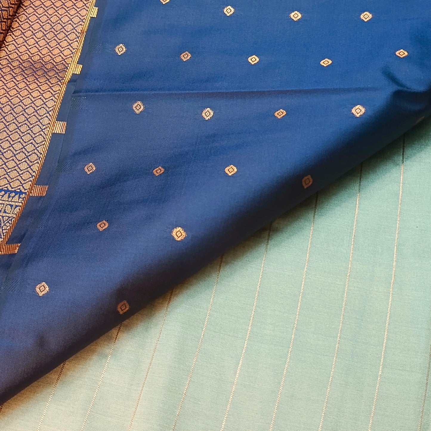 Light grey Navy blue Maragatha Muhurtham Vegan Kanchi Silk Saree MA25115