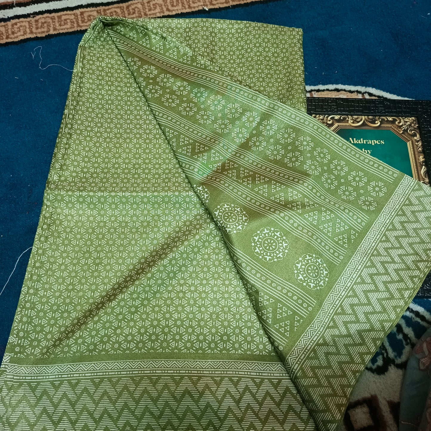 Green Kashmiri vegan crepe Silk vol 04 SA25671