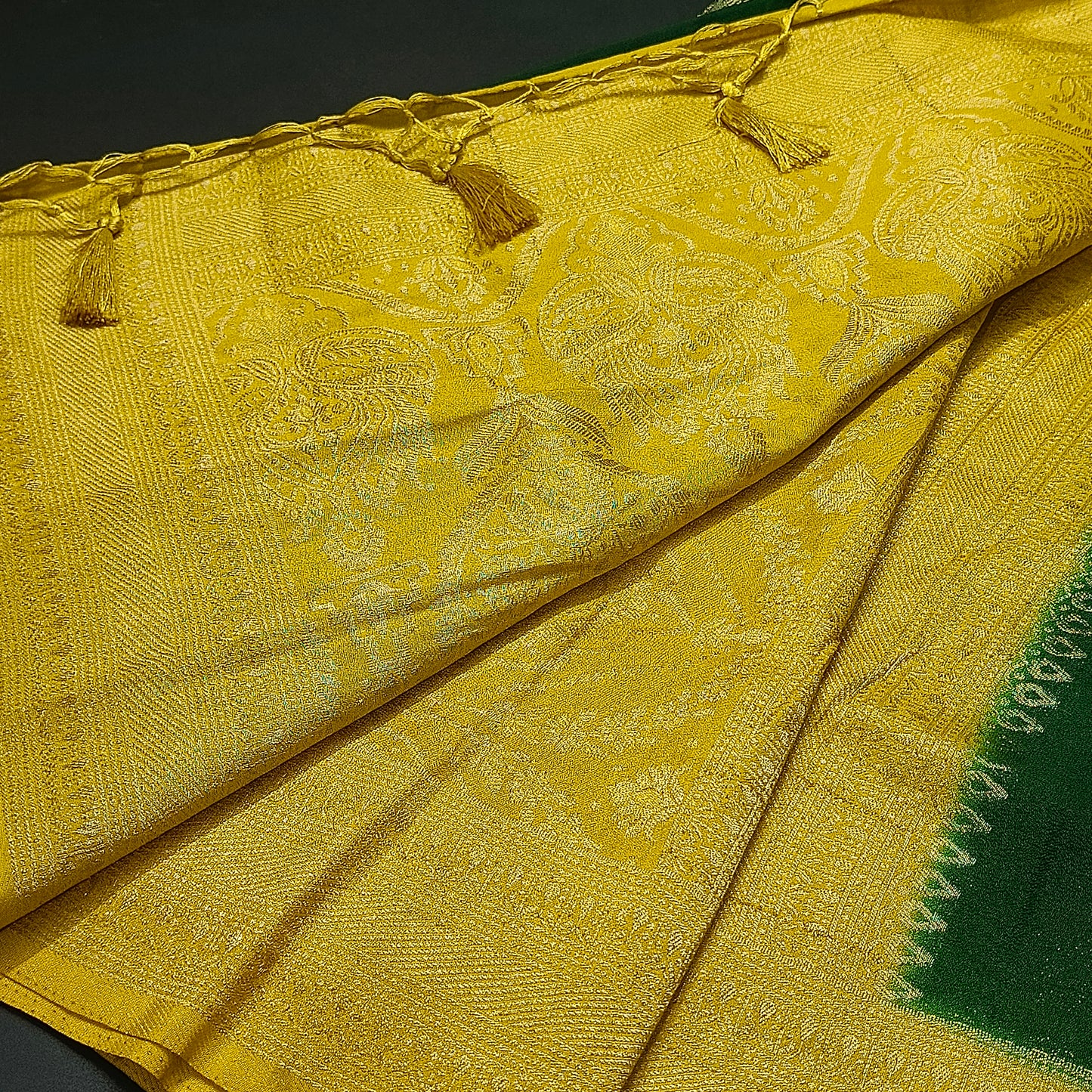 Green  banarasi vana premium vegan Kaddi georgette saree MA25201