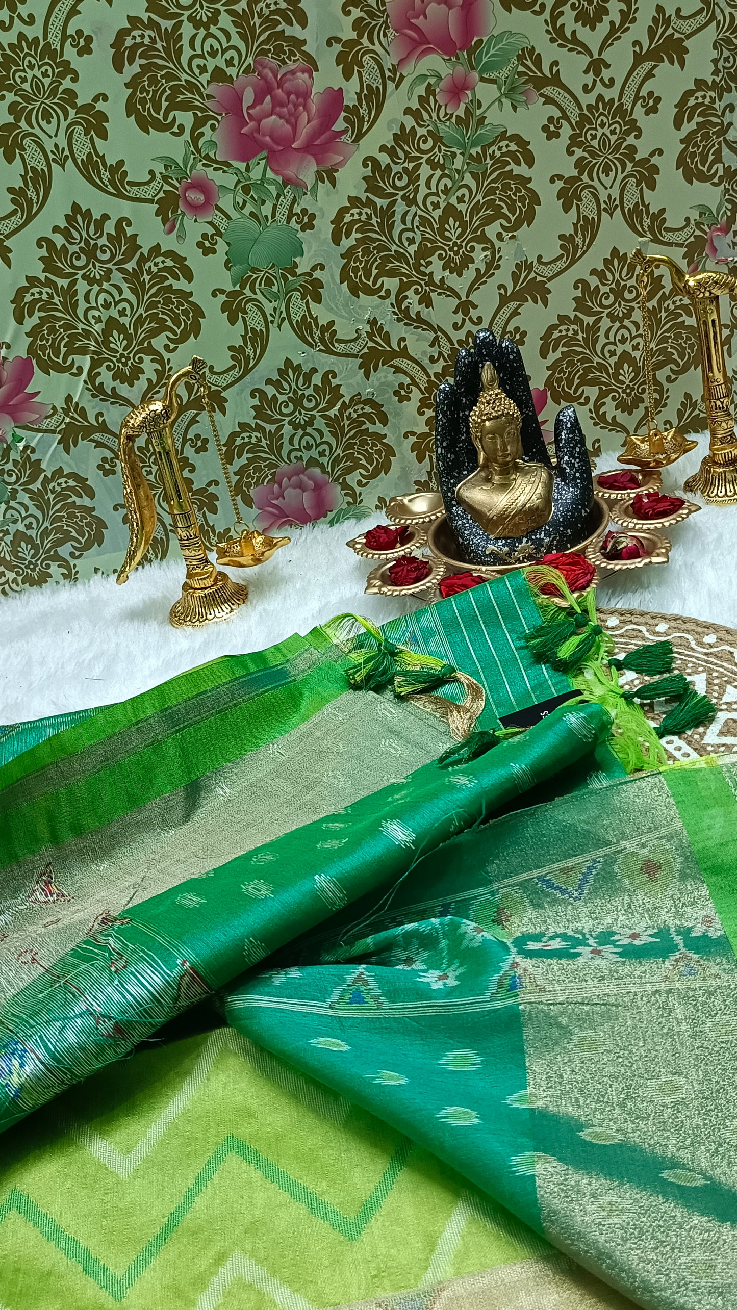 Green Zigzag Handweave Ikkat Vegan Silk cotton saree HA25429