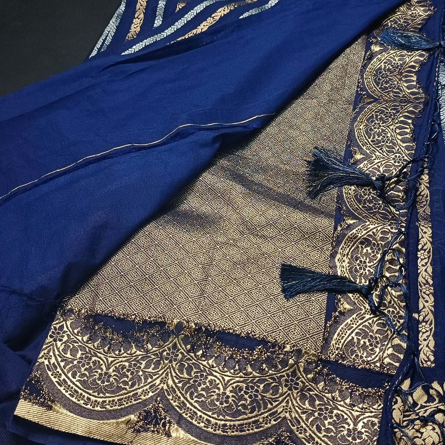 Navy blue Kanakavalli Premium vegan kaddi georgette saree MA25239
