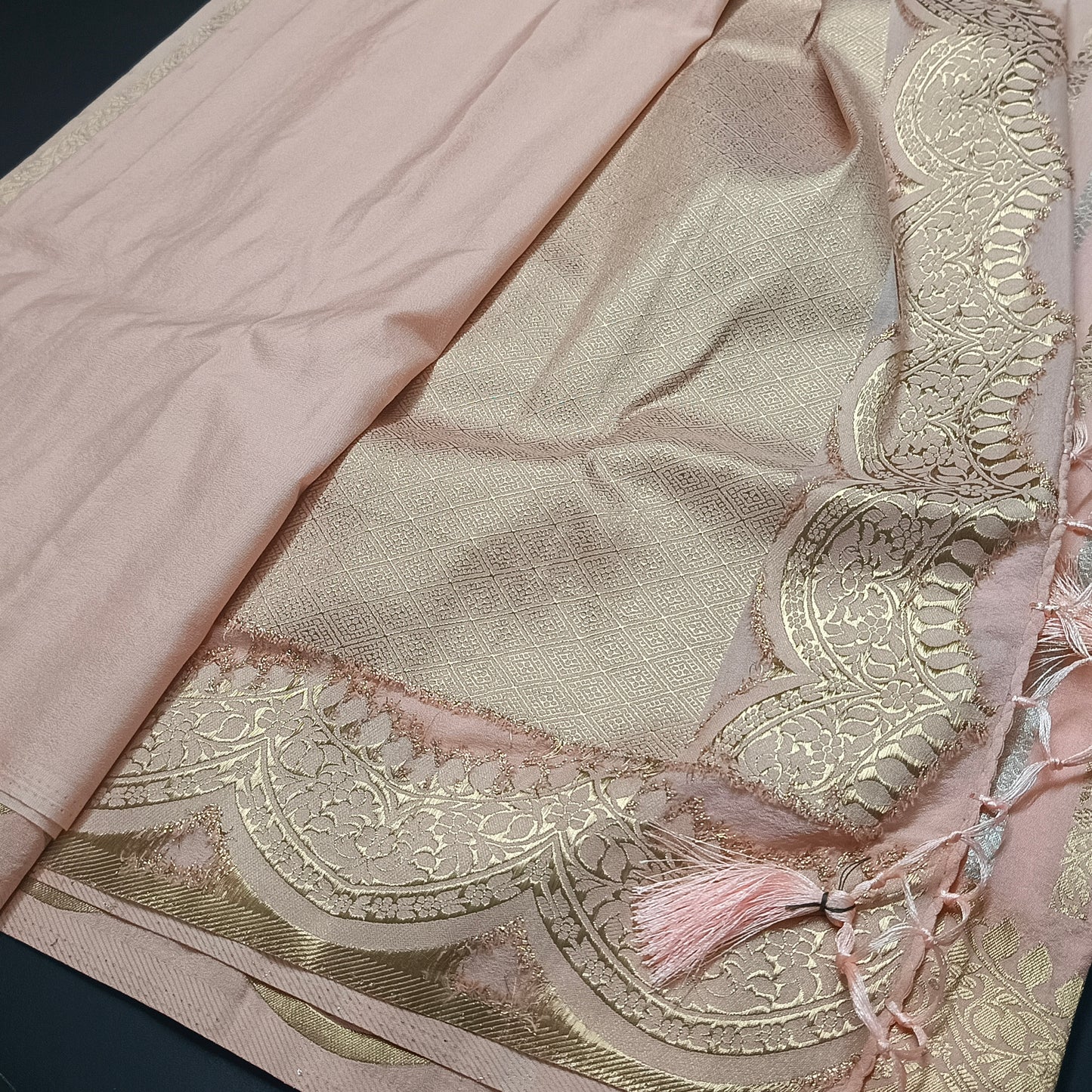 Peach Kanakavalli Premium vegan kaddi georgette saree MA25237