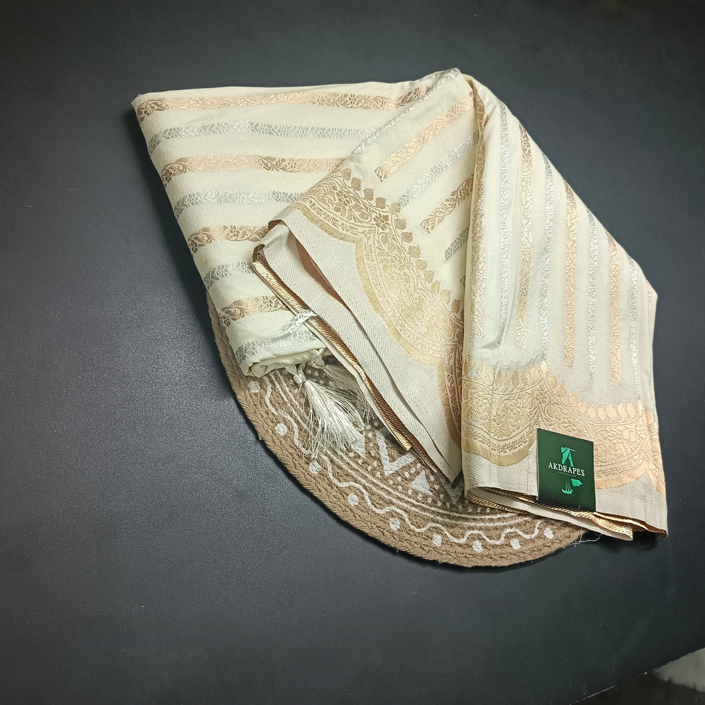 Off white Kanakavalli Premium vegan kaddi georgette saree MA25234