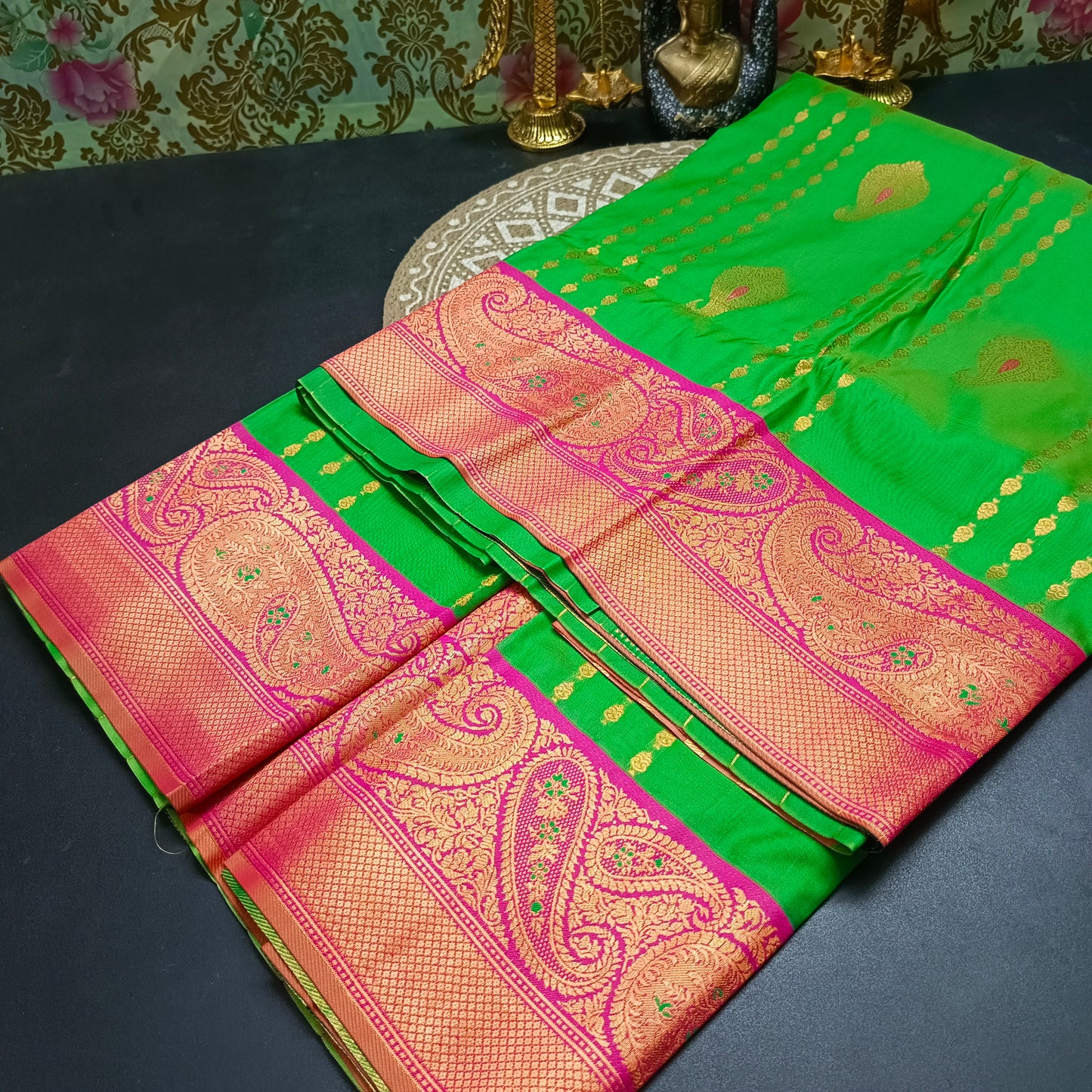 Parrot Green Pink Pavazha Pattu vegan Kanchi silk saree MA25132