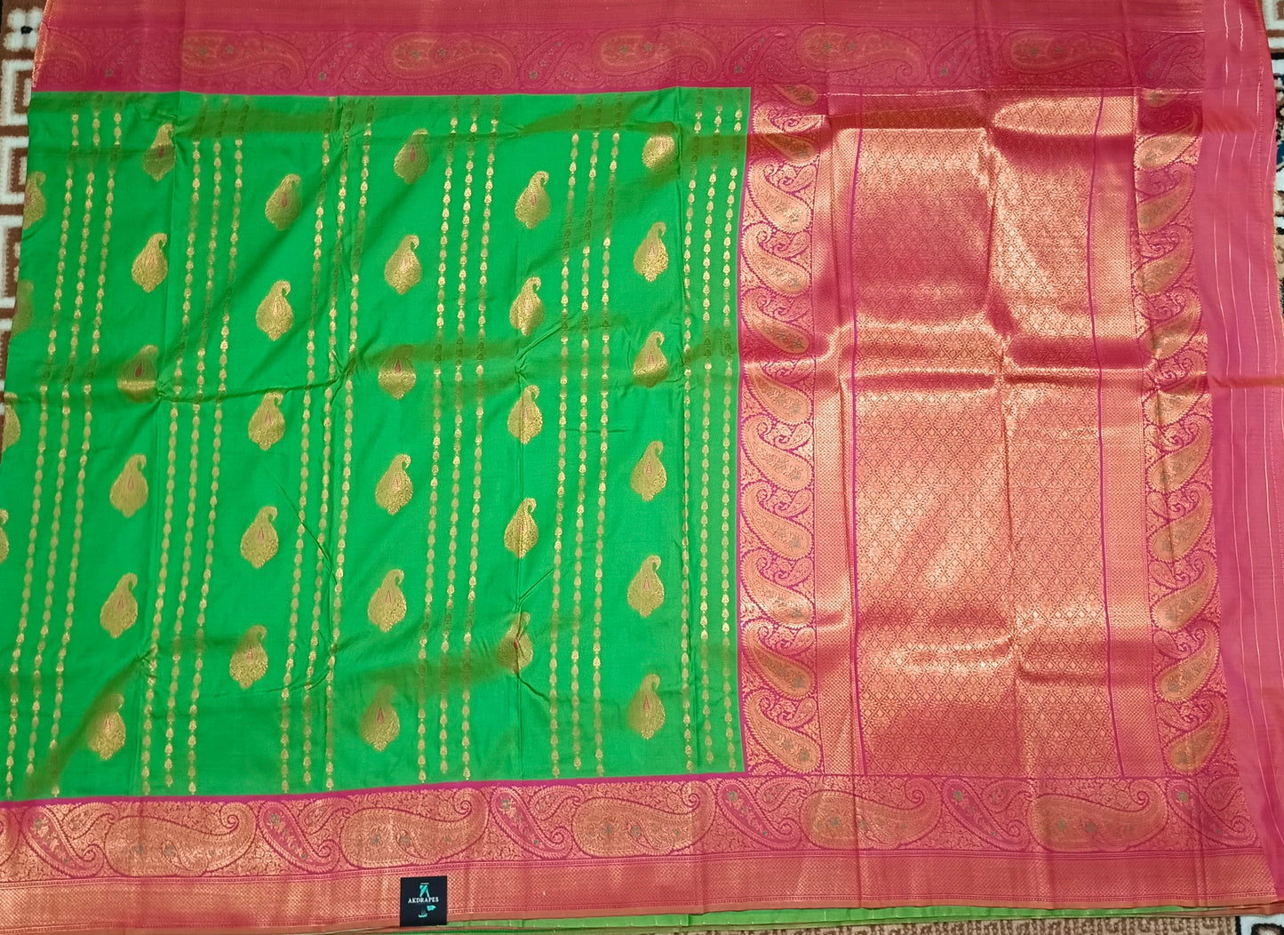 Parrot Green Pink Pavazha Pattu vegan Kanchi silk saree MA25132