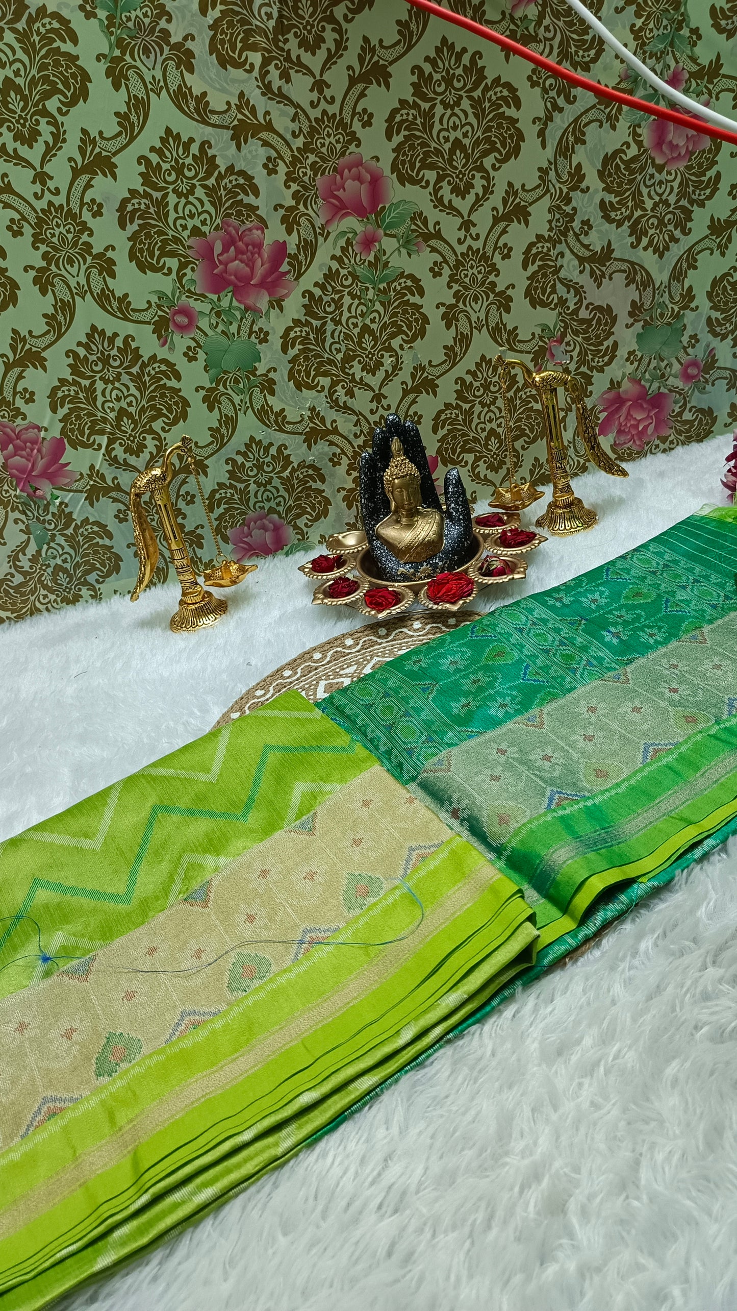 Green Zigzag Handweave Ikkat Vegan Silk cotton saree HA25429