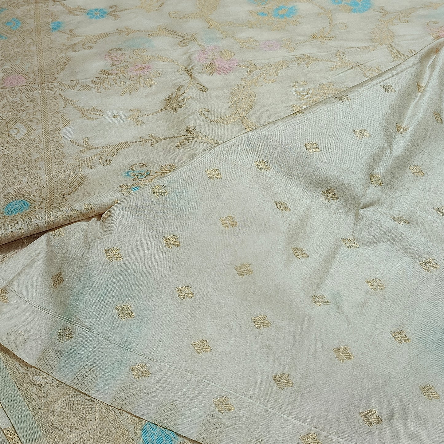 Off white  Anaamika vegan kaddi georgette saree MA25267