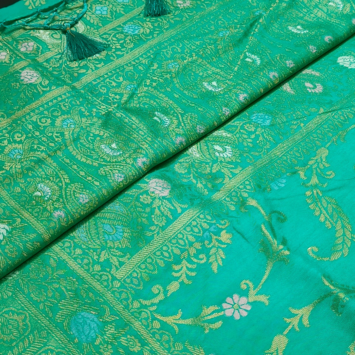 Light green Anaamika vegan kaddi georgette saree MA25276
