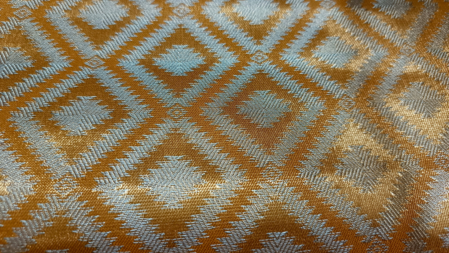 Gold Radiance Heritage vegan self tissue kanchi silk saree LA25935