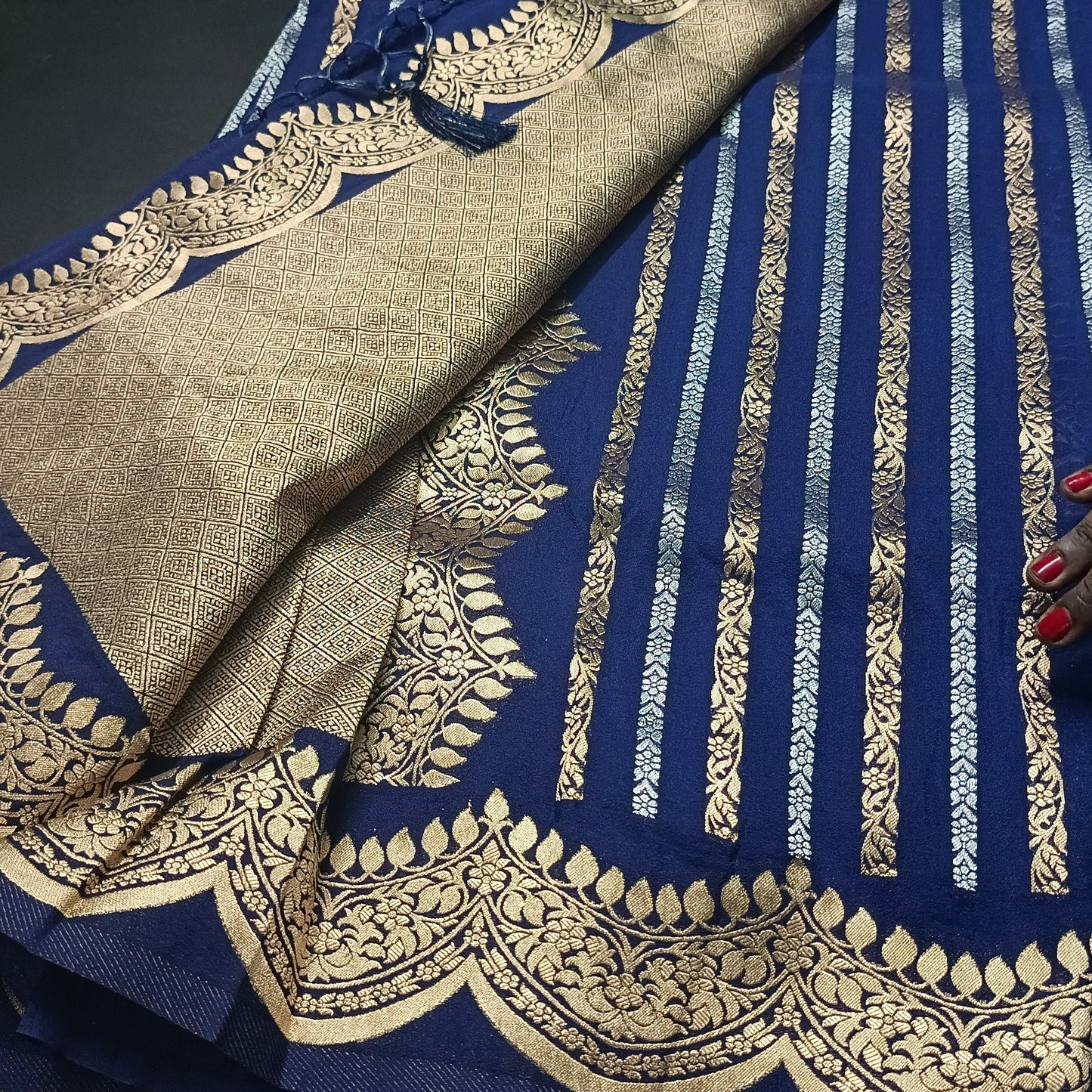 Navy blue Kanakavalli Premium vegan kaddi georgette saree MA25239
