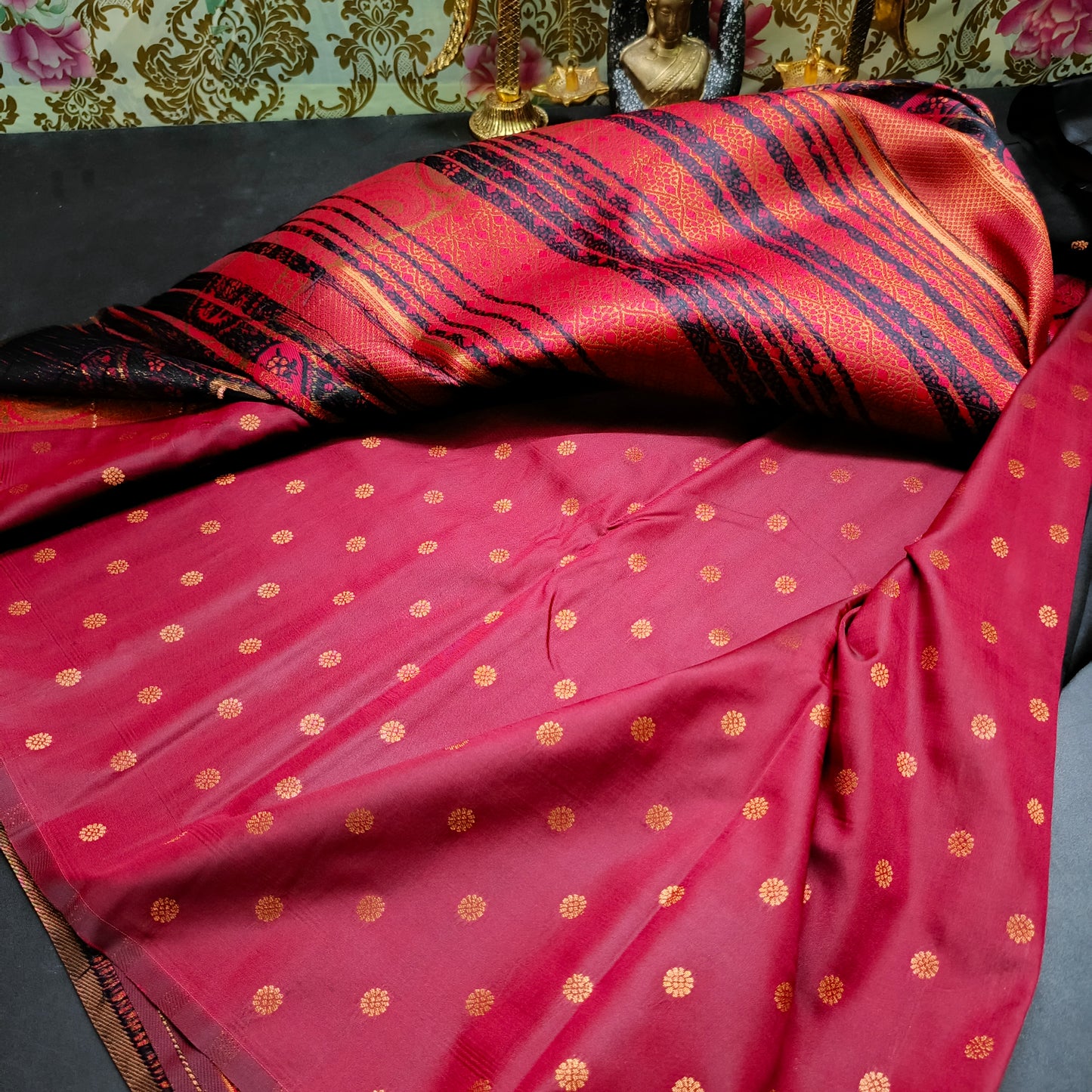 Black Red Pavazha Pattu vegan Kanchi silk saree MA25128