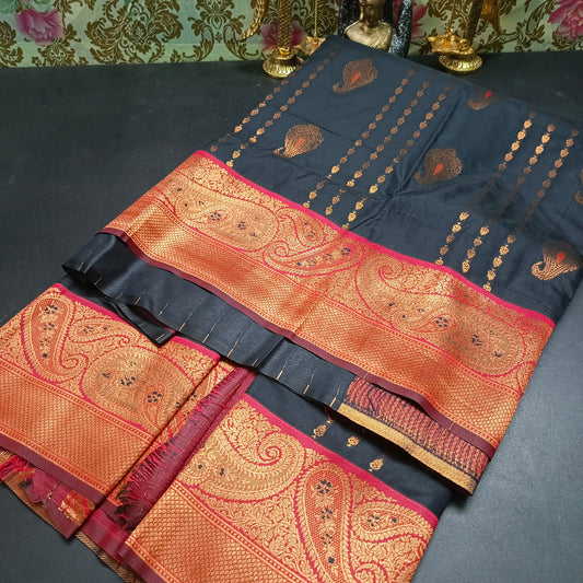 Black Red Pavazha Pattu vegan Kanchi silk saree MA25128