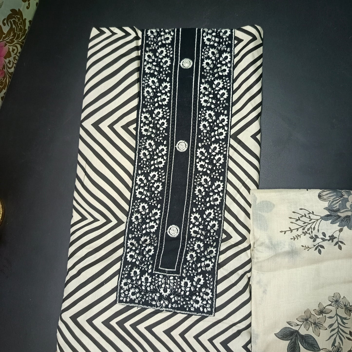 White Black zigzag Mull cotton unstitched salwar suits HA25359