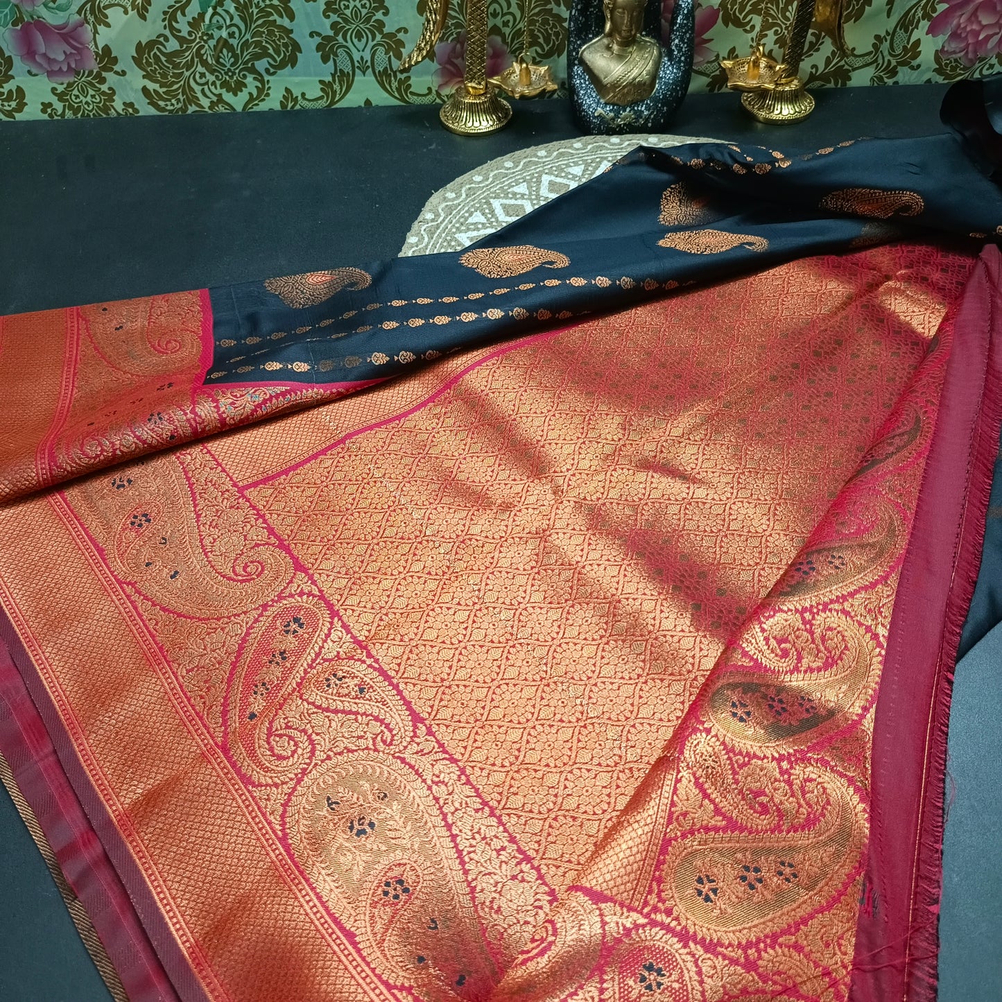 Black Red Pavazha Pattu vegan Kanchi silk saree MA25128