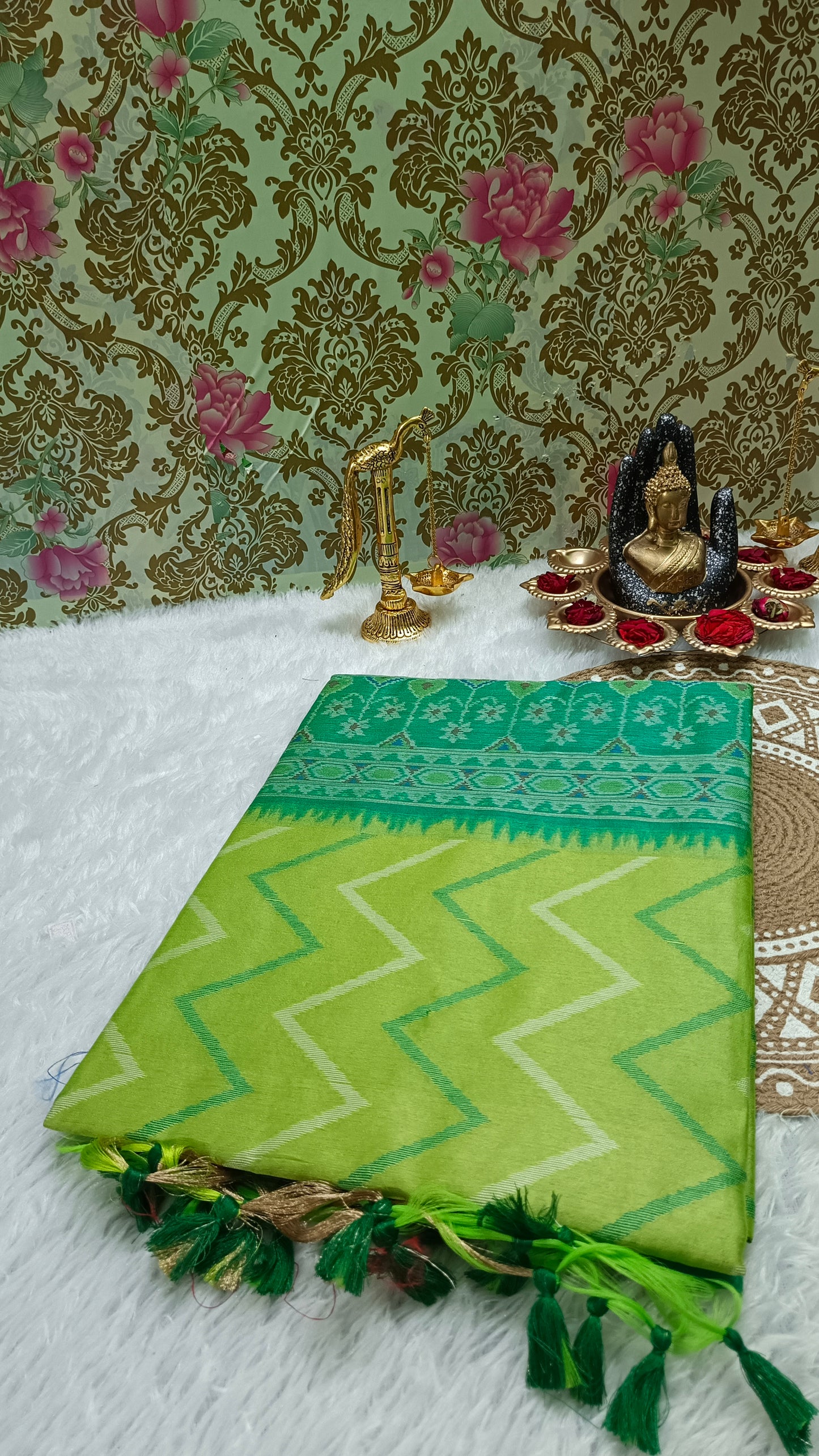 Green Zigzag Handweave Ikkat Vegan Silk cotton saree HA25429