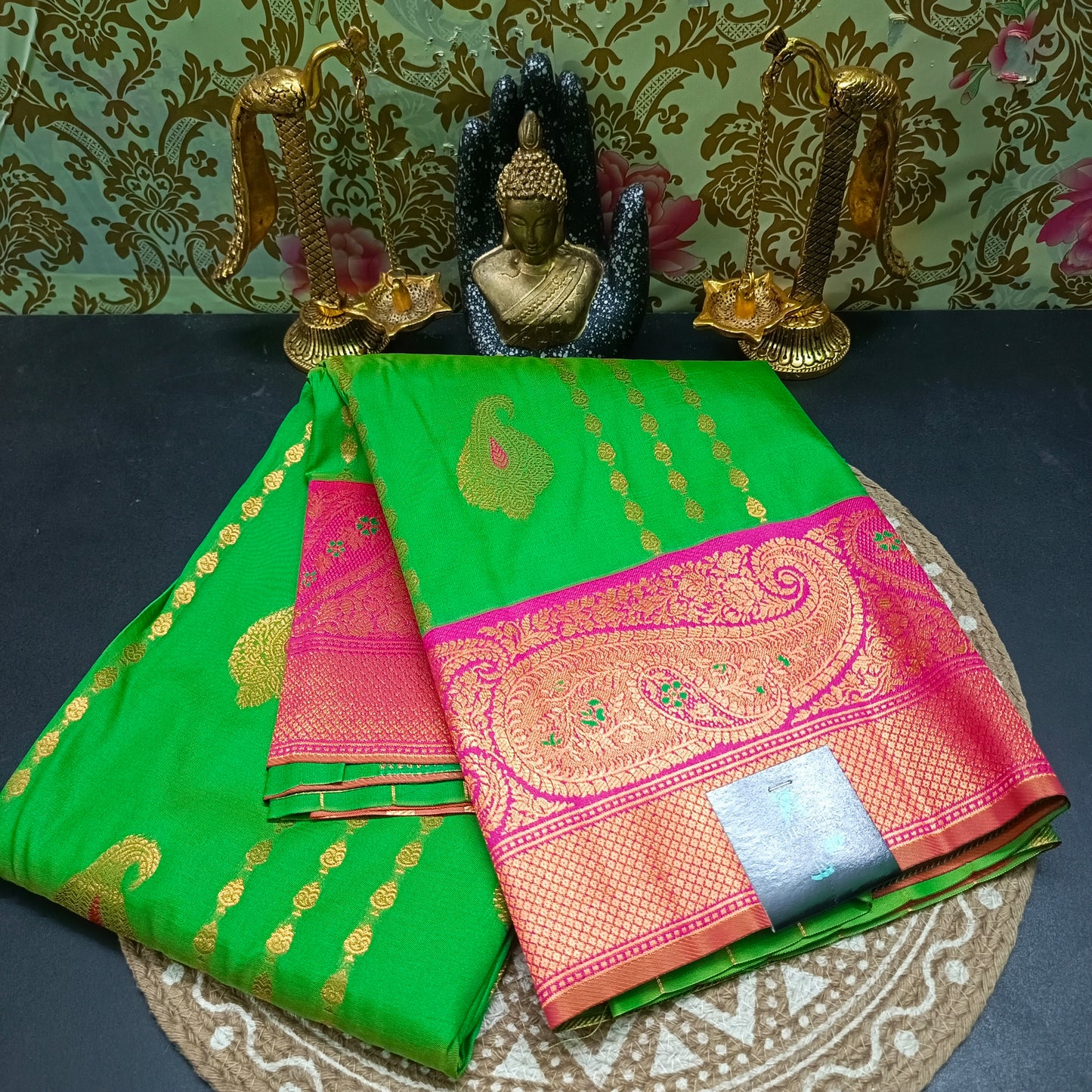 Parrot Green Pink Pavazha Pattu vegan Kanchi silk saree MA25132